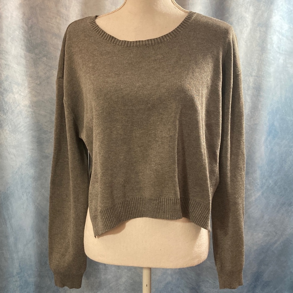 🏵️2for$40🏵️ English Factory Grey Crew Neck Sweater Side Slits Open Back